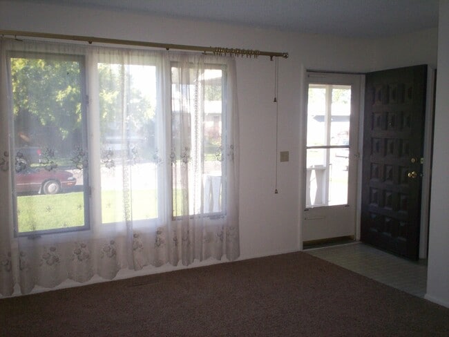 Photo - 2914 Vermillion Dr