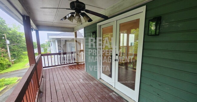 Photo - 1038 Walnut St