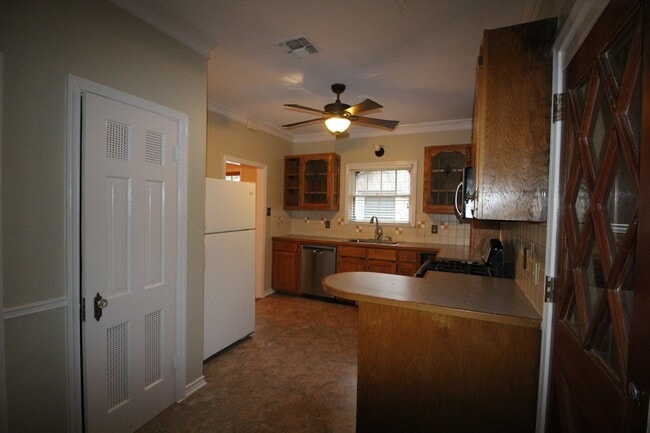 Photo - 139 Thomas Jefferson Dr