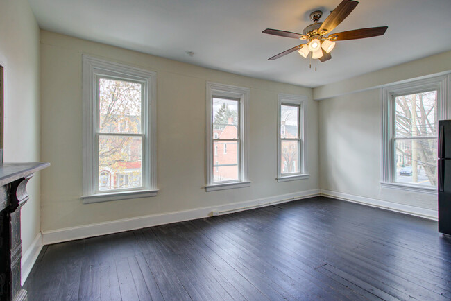 Building Photo - 403 Lancaster Ave Rental