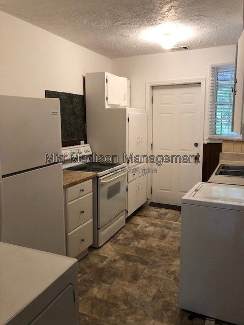 Photo - 115 Hibiscus Ave