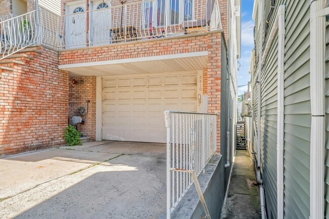 Photo - 6410 Madison St Unit Apt 1