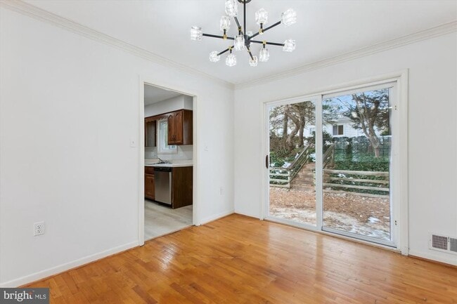 Photo - 4904 Chanticleer Ave