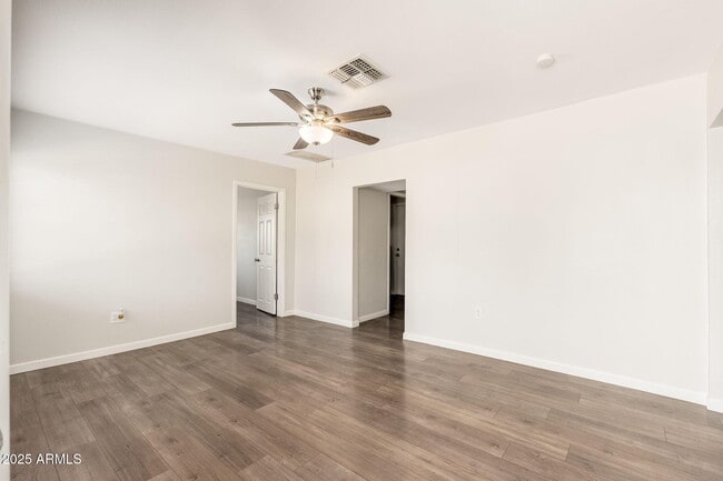 Photo - 913 W Highland Ave