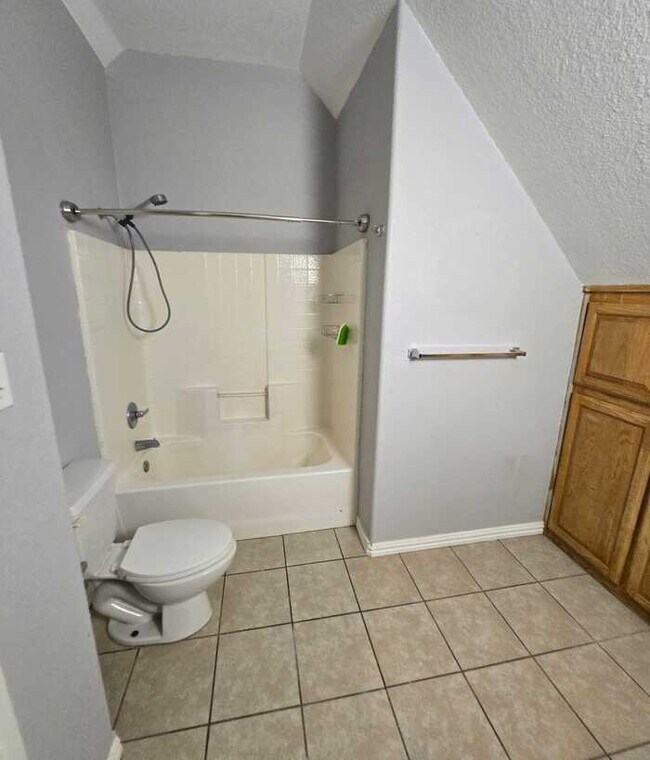 Photo - 11018 Shady Oaks Dr