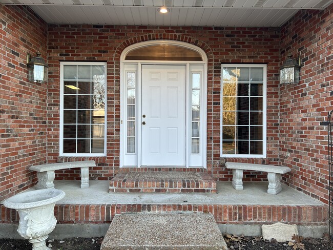 Photo - 700 Sudbury Dr