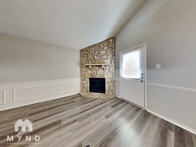 Photo - 4628 Feathercrest Dr