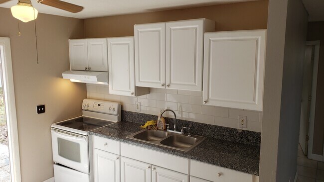 Building Photo - 1309 Union St