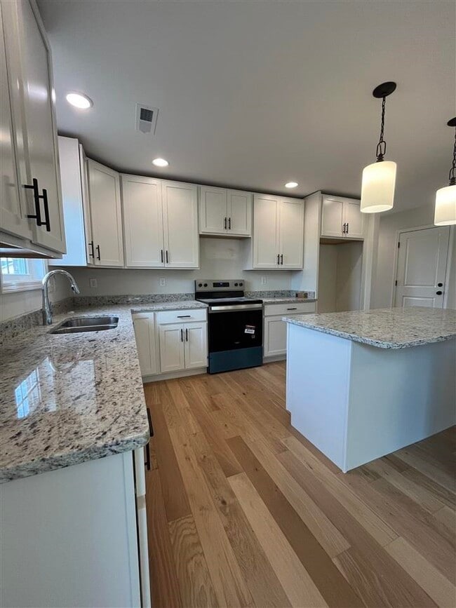 Photo - 1165 Shallowford St