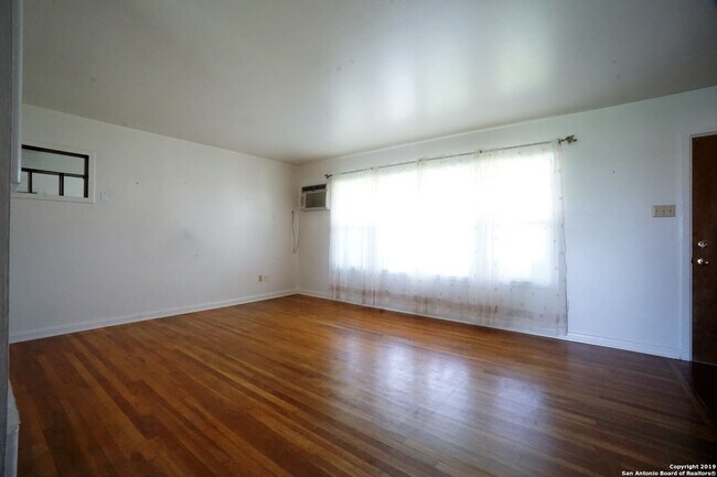 Photo - 4626 Newcome Dr