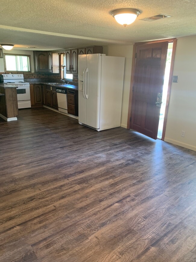 Photo - 109 White Oak St