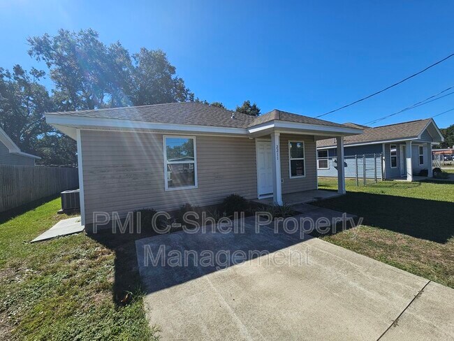 Photo - 2211 Forsyth St