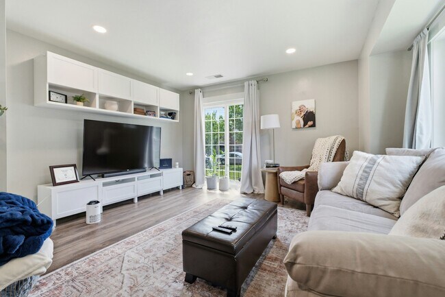 Photo - 720 N 100 W St