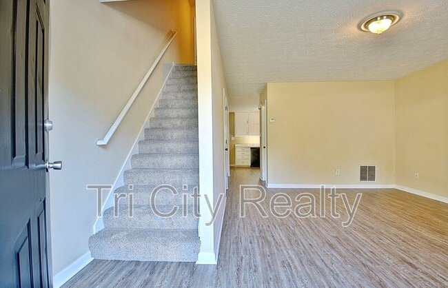 Photo - 220 Meadowbrook Ct Unit A