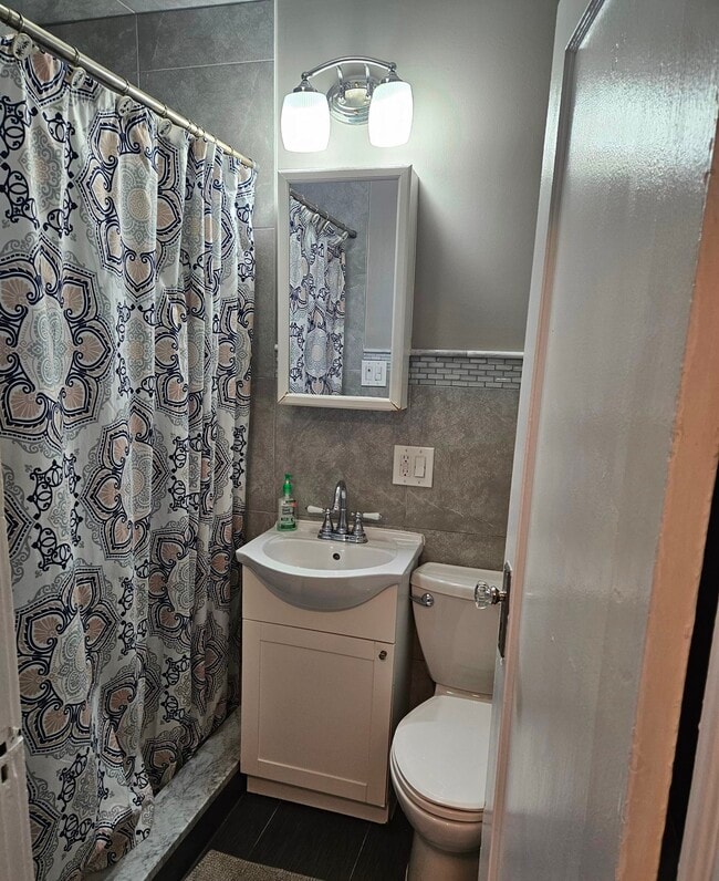 Photo - 1300 43rd St