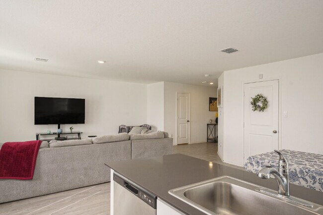 "Spacious 4-Bed, 3-Bath Gem in Converse – Your Perfect 1,950 Sq Ft Retreat!"