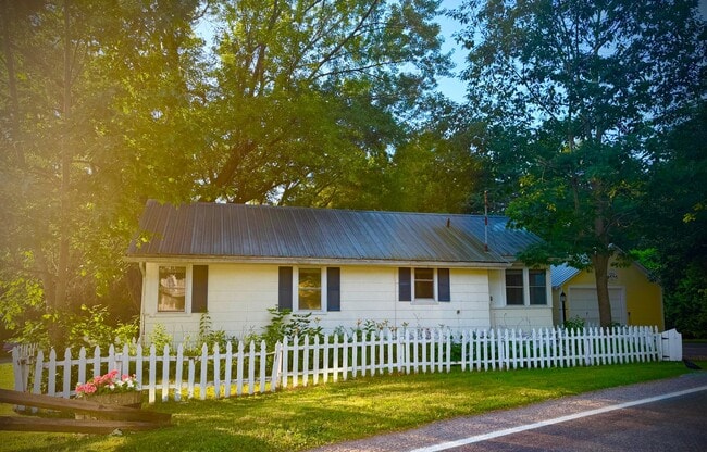 Photo - 120 Marble Island Rd