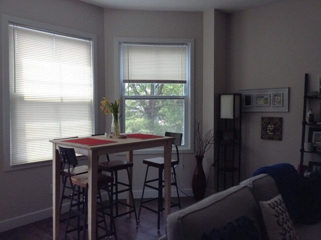 Photo - 210 Waterman St