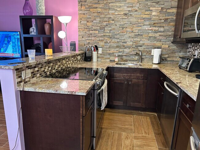 Photo - 3070 Cornwall D Unit 3070 D