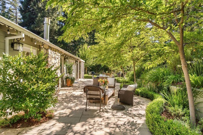 Photo - 1450 Diamond Mountain Rd