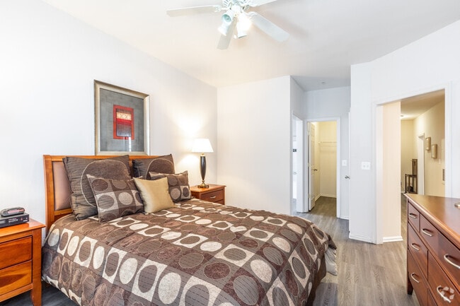 2BR, 2BA - 1,290SF