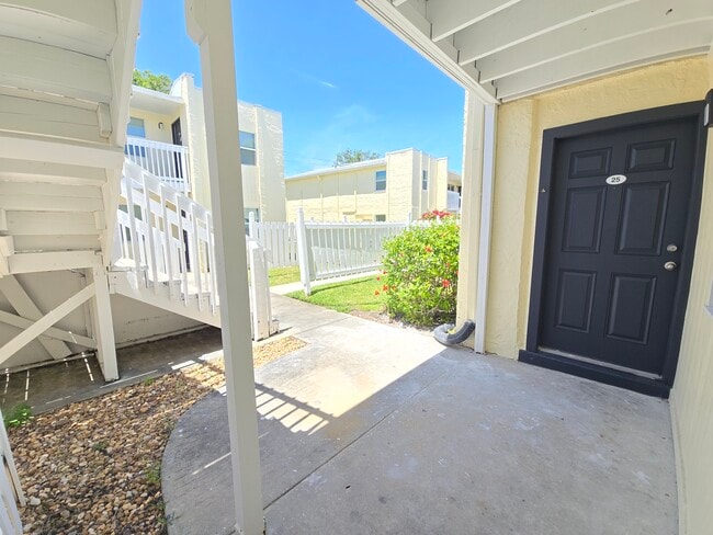 1 Bed/1 Bath Jr-Private Patio, 1st Floor - Marina Vista