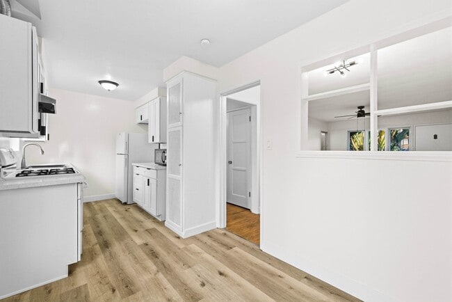 Building Photo - 2BR Coastal La Jolla Apartment | Steps to Windansea Beach Unit 6508 La Jolla Blvd