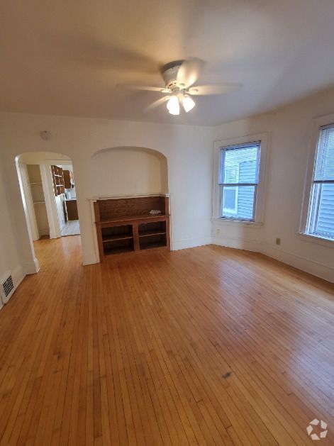 Building Photo - 2140 W Michigan St Rental