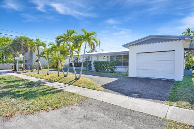 Building Photo - 3 bedroom in North Miami FL 33162 Rental