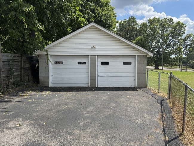 Photo - 5011 Wyoming Ave