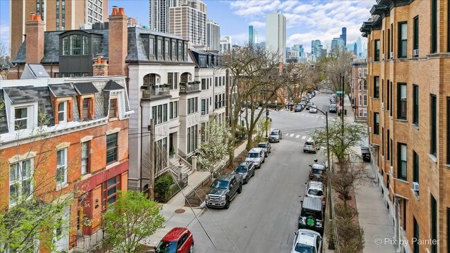 Photo - 1917 N Lincoln Park W Casa