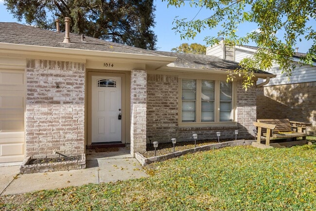 Photo - 1014 Three Forks Dr