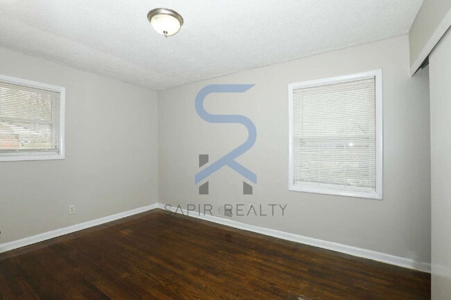 Photo - Timeless Ranch Charm in a Vibrant, Peaceful Corner of South River Gardens