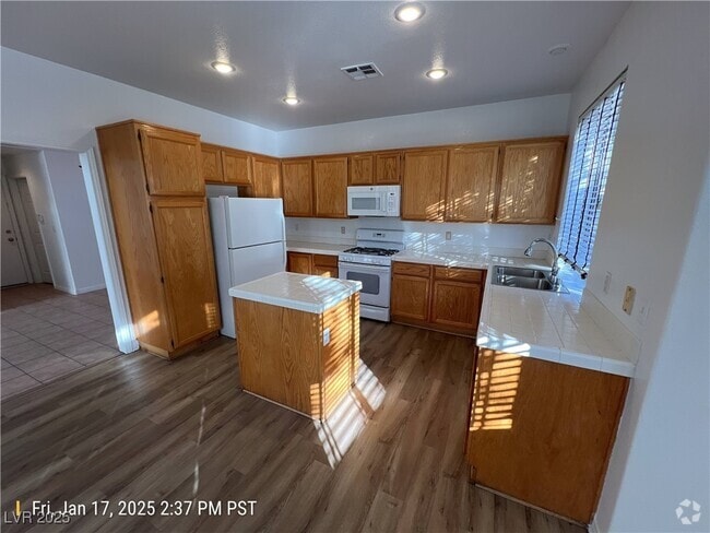 Building Photo - 9401 Summer Rain Dr Rental