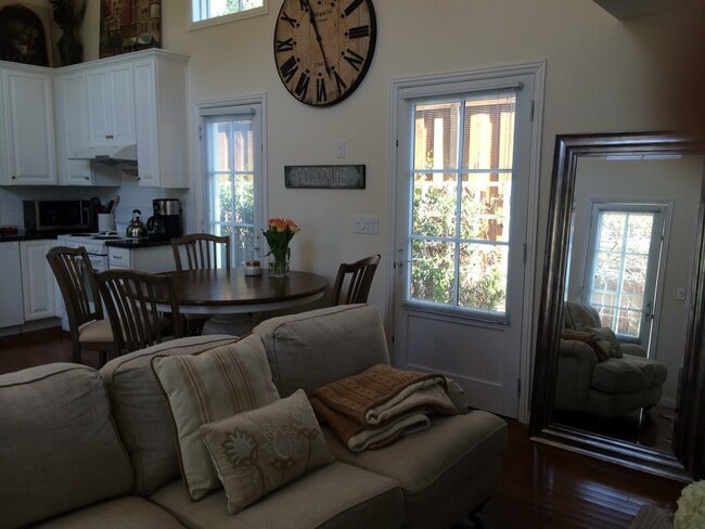 Photo - Beautiful Cottage Studio In Old Palo Alto