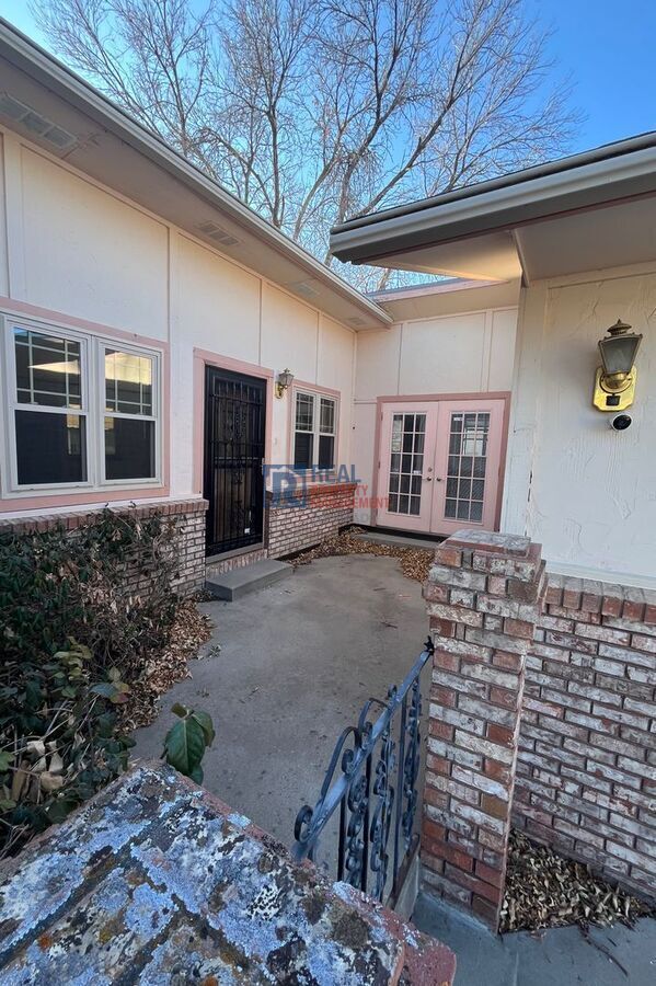 Photo - 1605 Flemming Dr