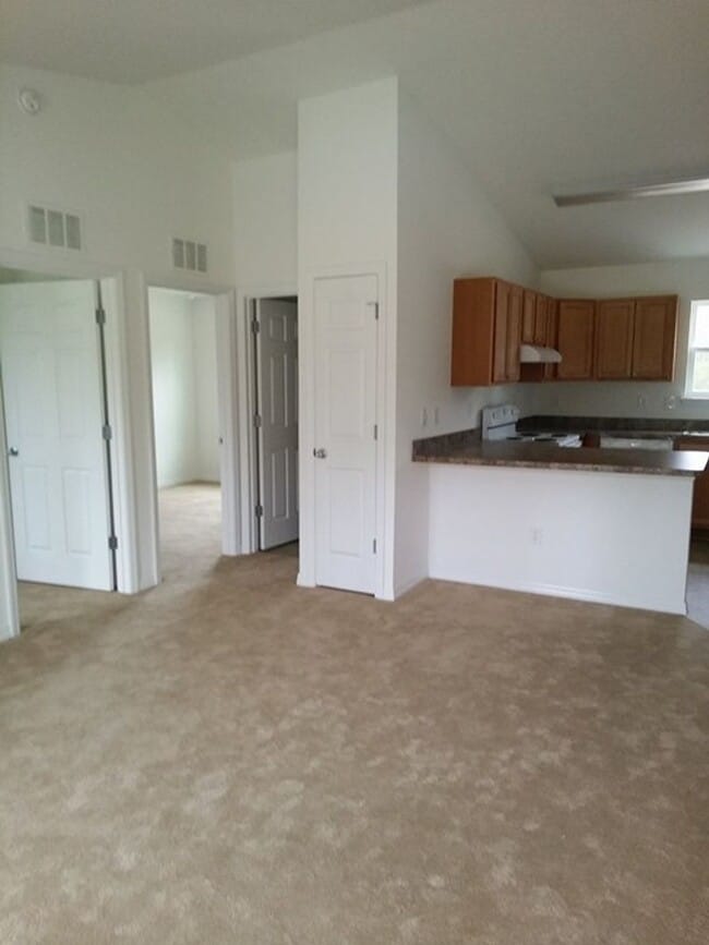 Photo - Spacious 3-Bedroom Home in Marion Oaks – Modern Comfort & Convenient Location!