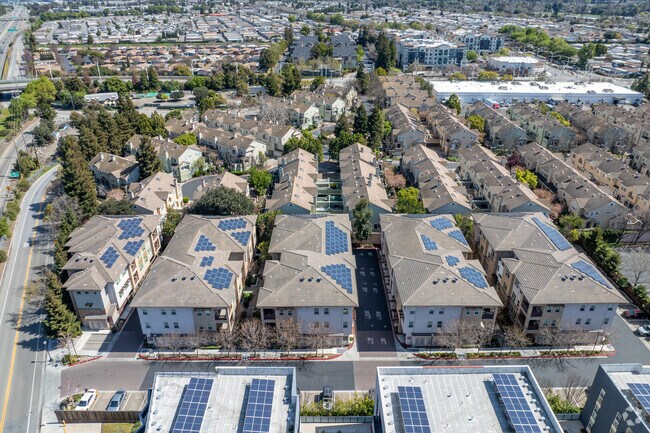Building photo - Solaire Apartments