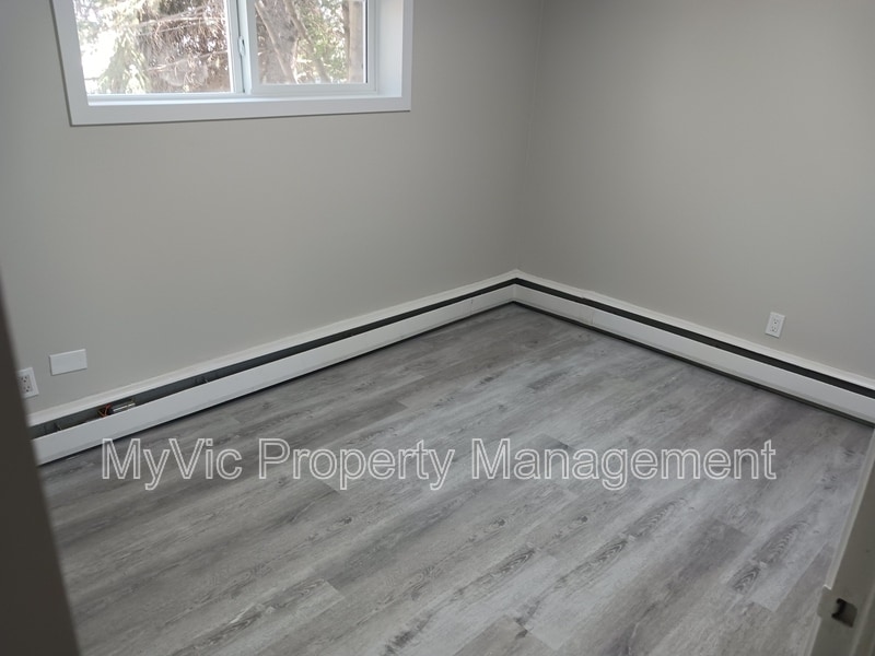 Photo - 10047-10154 154 St Unit One Bed