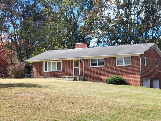 Building Photo - 21 Pilipinas Dr