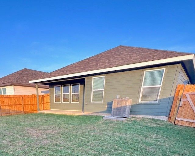 Photo - 469 Payton Dr