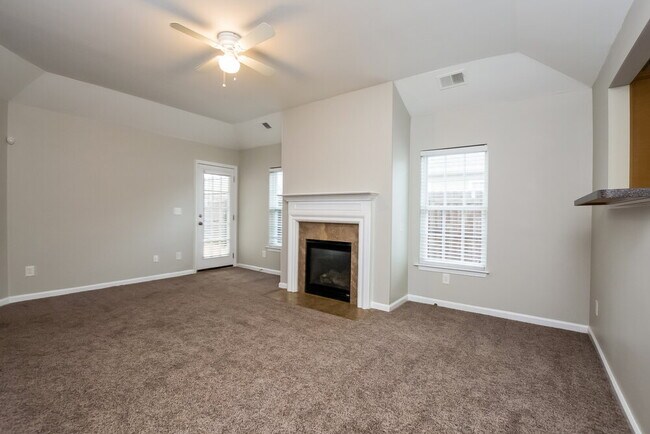 Photo - 5 Hill Crest Cir