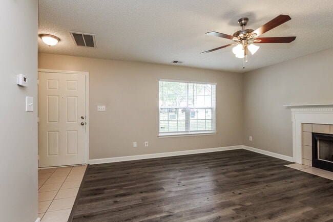 Photo - 1833 Cagney St