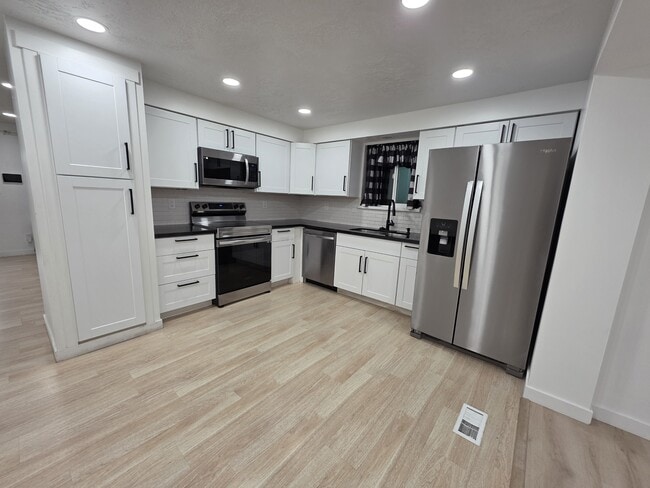 Photo - 1606 W 1960 N