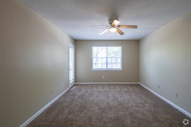 2BR, 2BA -1,363SF - Living Room - Park Knoll
