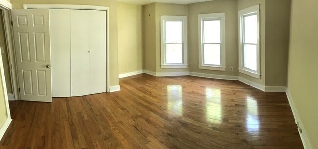 Building Photo - 41 Montgomery Ave