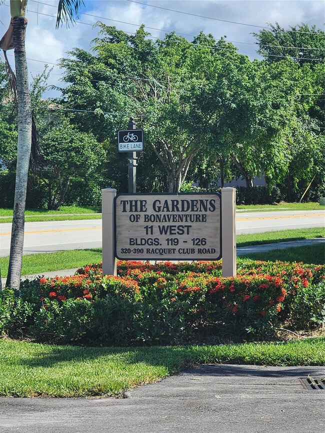 390 Racquet Club Rd Unit 204