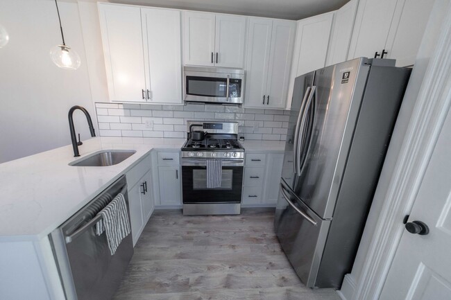 Photo - 617 E Chestnut St Unit Apt 2