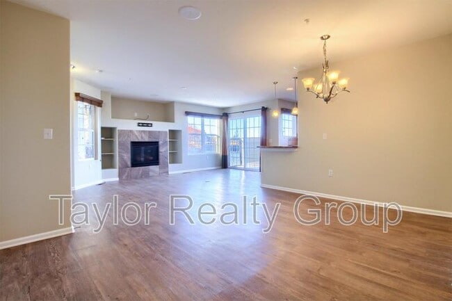 Photo - 14300 Waterside Ln
