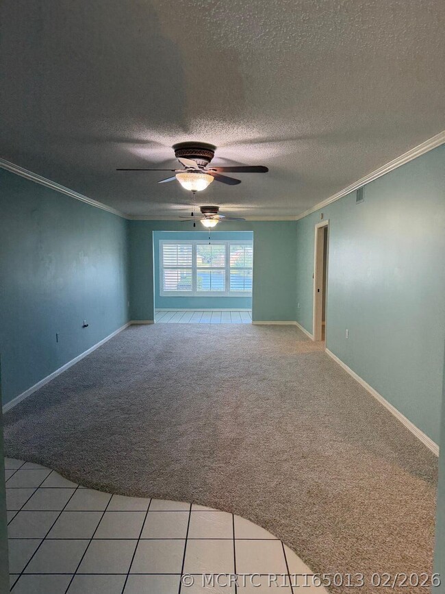 670 E Lake Jasmine Cir Unit 106